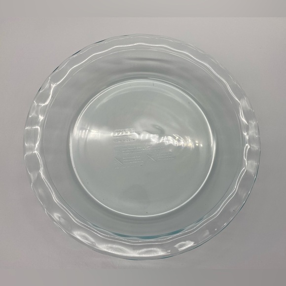 Pyrex Blue Tint Scalloped Pie Plate 24cm - Picture 3 of 10